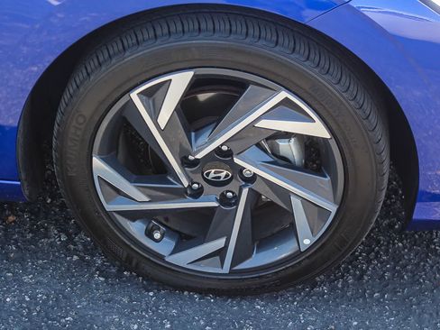 Certified 2025 Hyundai Elantra Sport FWD image 12
