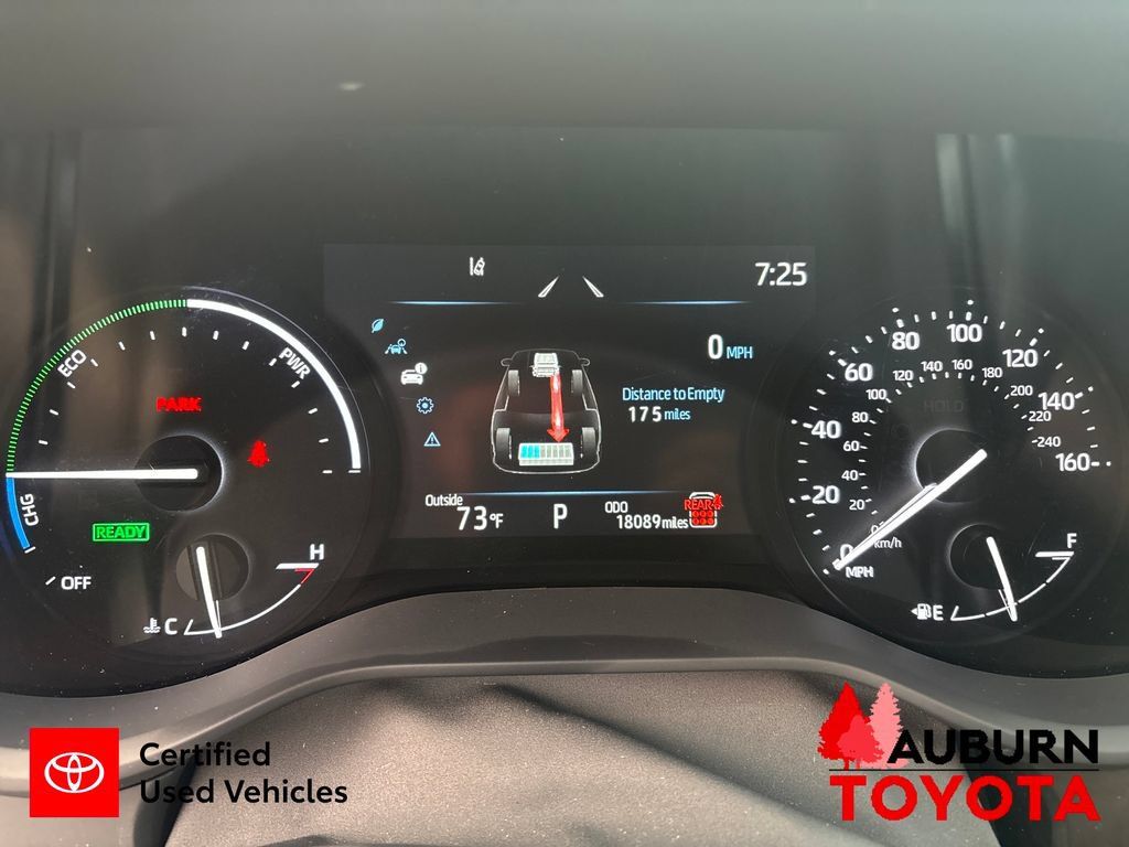 Certified 2025 Toyota Sienna LE AWD/4WD image 23