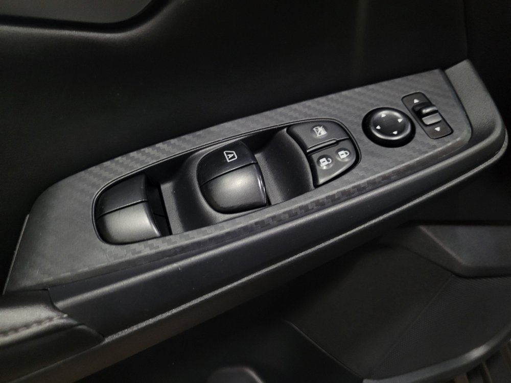 Used 2025 Nissan Sentra SV FWD image 27