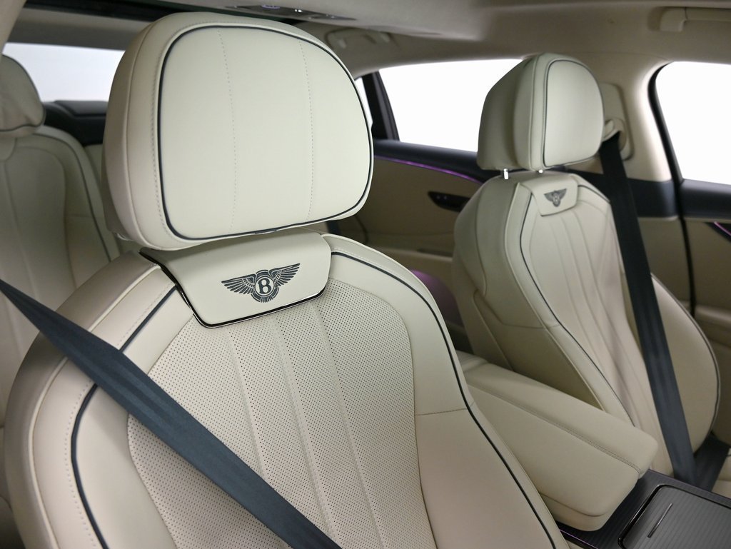 New 2026 Bentley Flying Spur V8 AWD/4WD image 18