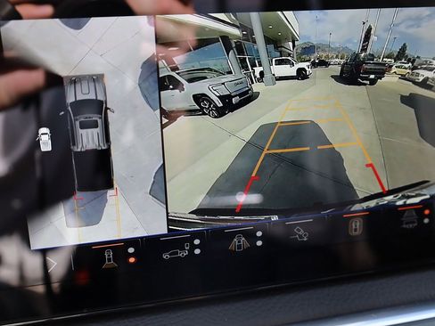 New 2026 GMC Sierra 3500 Denali w/ Technology Package image 17