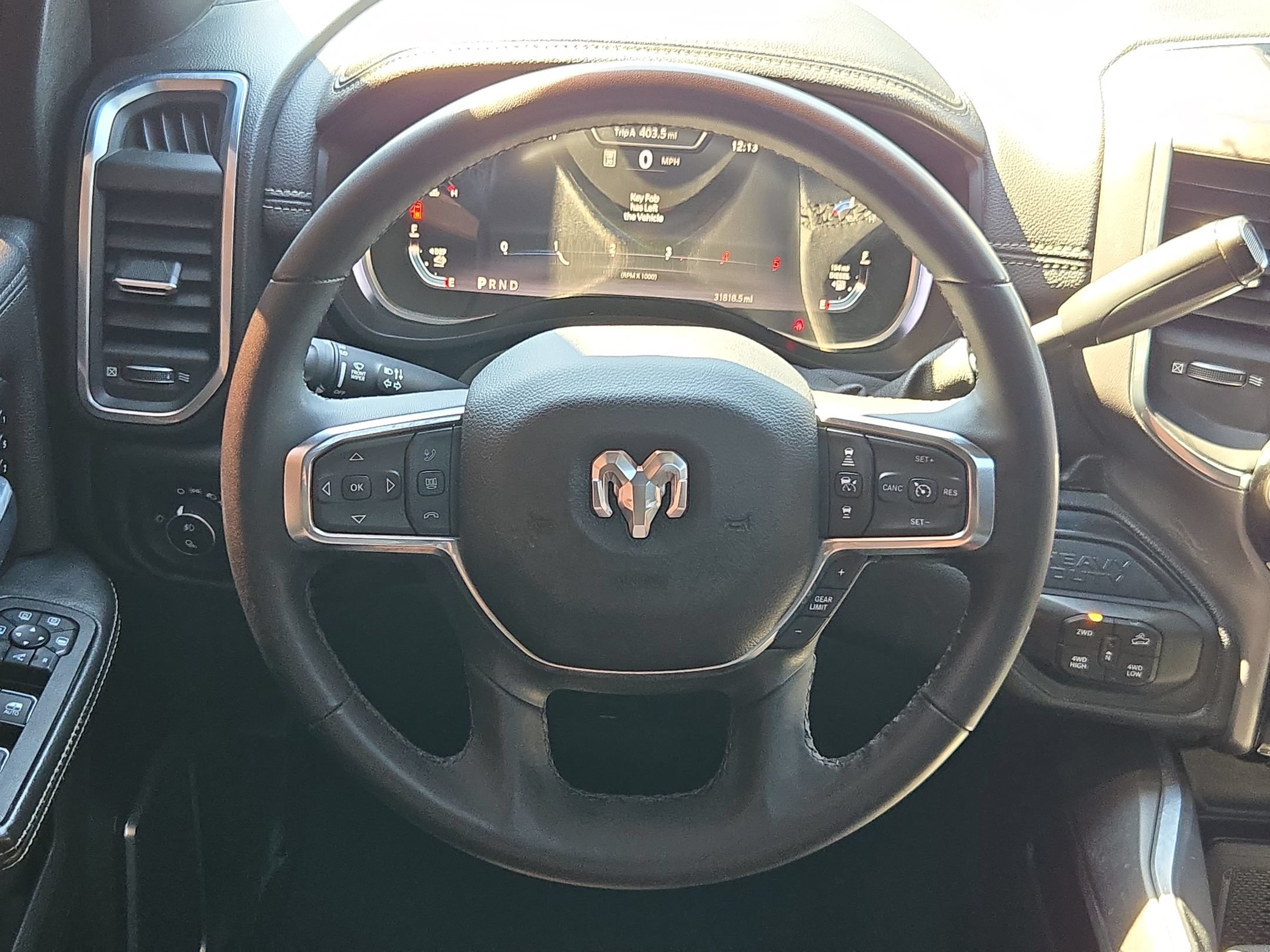 Used 2025 RAM 2500 Laramie AWD/4WD image 28