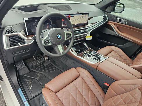 New 2026 BMW X5 xDrive40i w/ Executive Package image 2