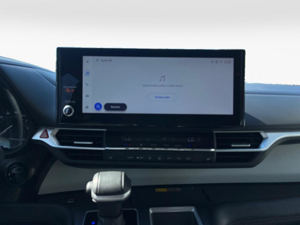 Used 2025 Toyota Sienna XLE FWD image 17