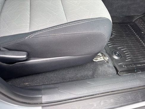 Used 2020 Toyota Tacoma TRD Off-Road image 37