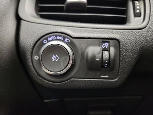 Used 2019 Buick Envision Essence image 12