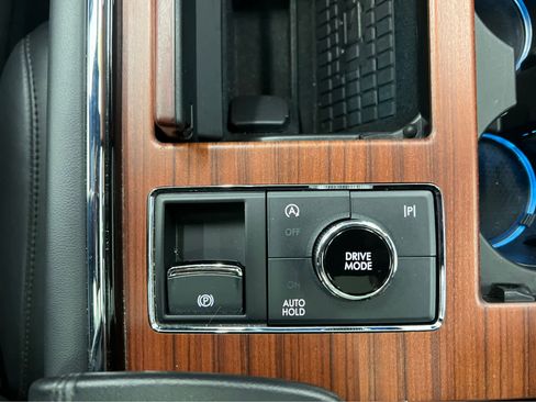 Used 2023 Lincoln Navigator L Reserve w/ Equipment Group 201A image 29