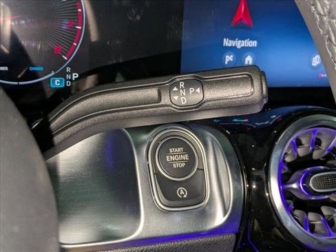 New 2025 Mercedes-Benz GLB 250 image 12