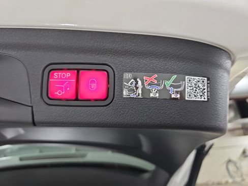 New 2026 Mercedes-Benz GLE 450 4MATIC image 13