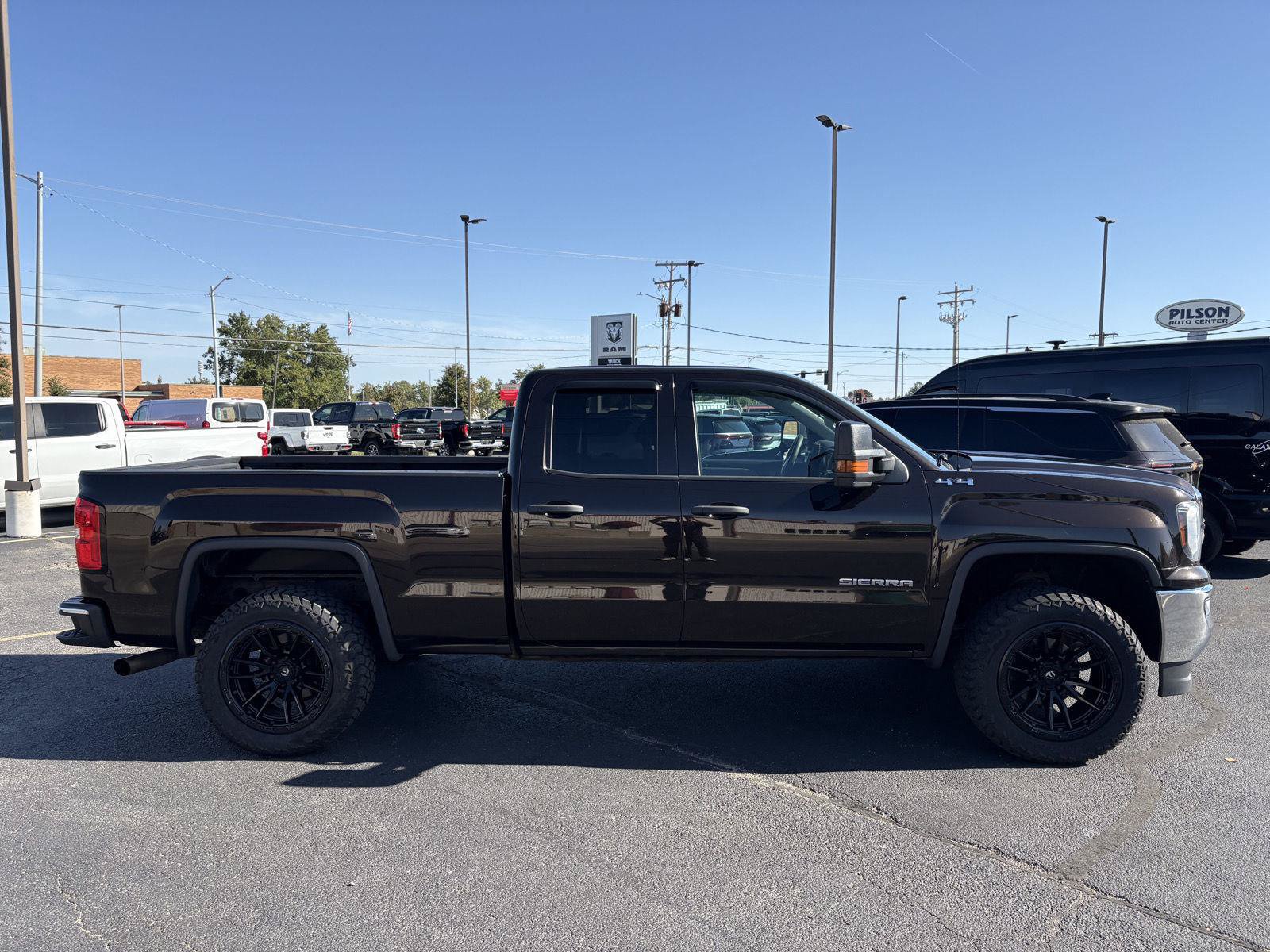 Used 2018 GMC Sierra 1500 4x4 Double Cab w/ Sierra Convenience Package image 9