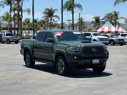 Used 2022 Toyota Tacoma TRD Sport RWD image 3