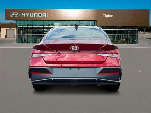 New 2025 Hyundai Elantra SEL image 6