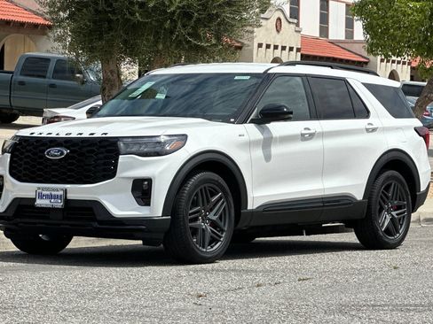New 2026 Ford Explorer ST-Line w/ ST-Line Street Pack RWD image 8