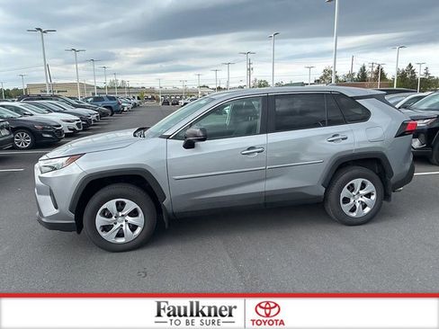 Used 2025 Toyota RAV4 LE AWD/4WD image 14