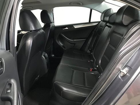 Used 2018 Volkswagen Jetta SEL FWD image 17
