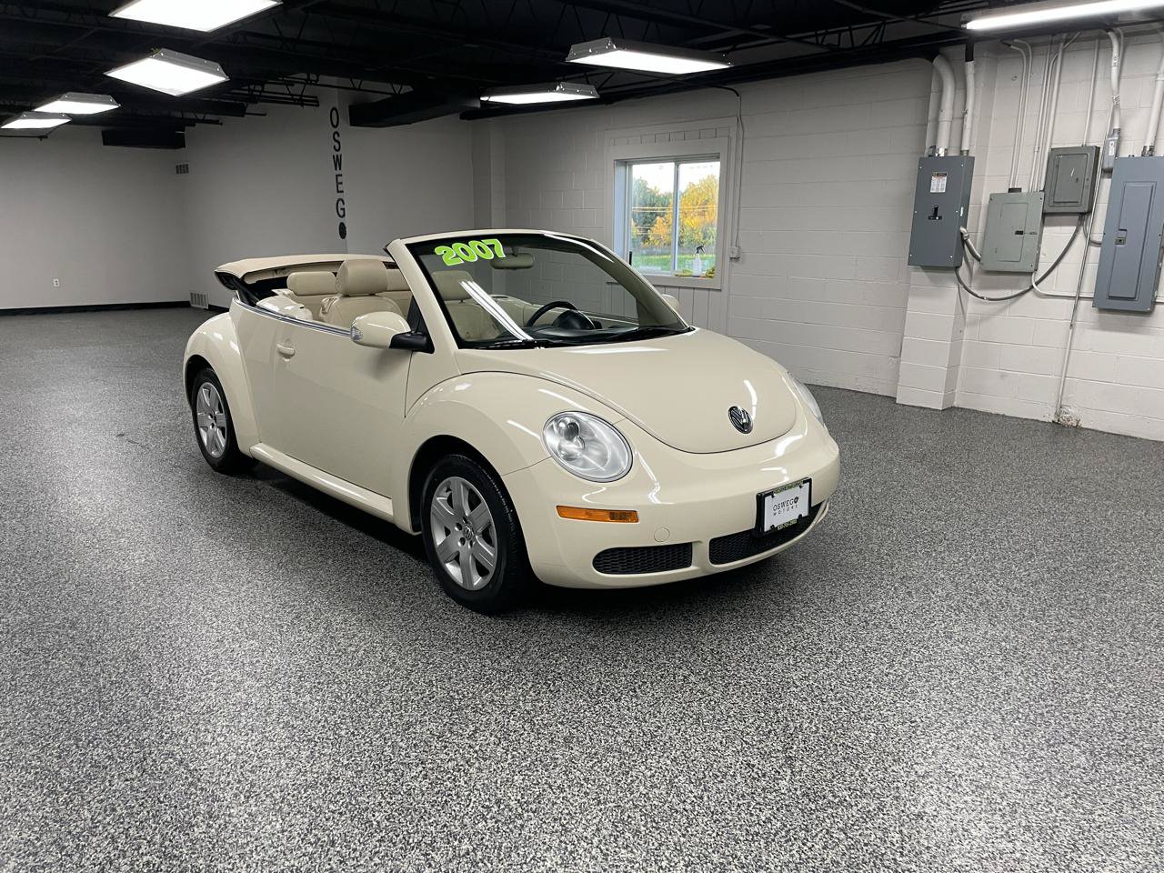 Used 2007 Volkswagen Beetle Convertible w/ Package 1 FWD image 12