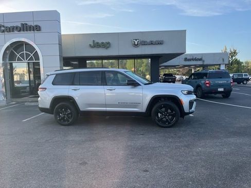 New 2026 Jeep Grand Cherokee L Limited AWD/4WD image 2