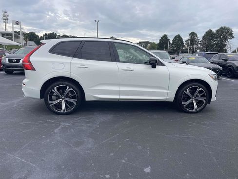 Certified 2024 Volvo XC60 B5 Ultimate w/ Protection Package Premier AWD/4WD image 8