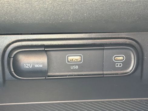 Used 2025 Kia Sportage LX FWD image 30