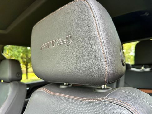 Used 2022 GMC Sierra 2500 AT4 w/ AT4 Premium Plus Package AWD/4WD image 12