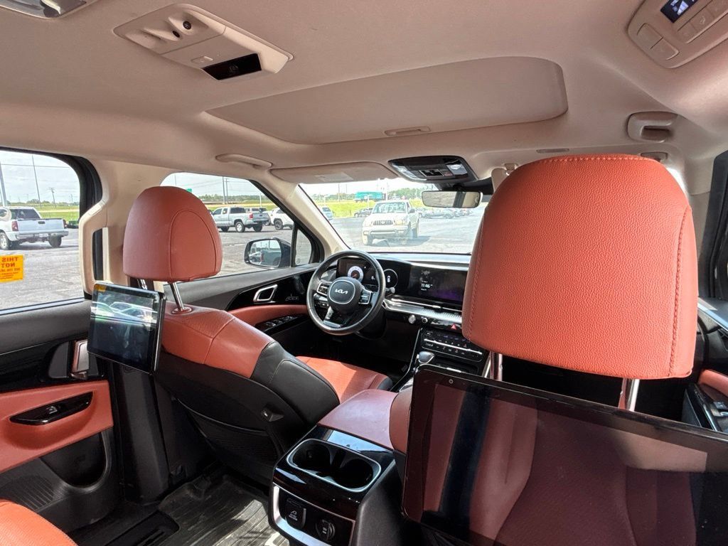 Used 2023 Kia Carnival SX Prestige FWD image 32