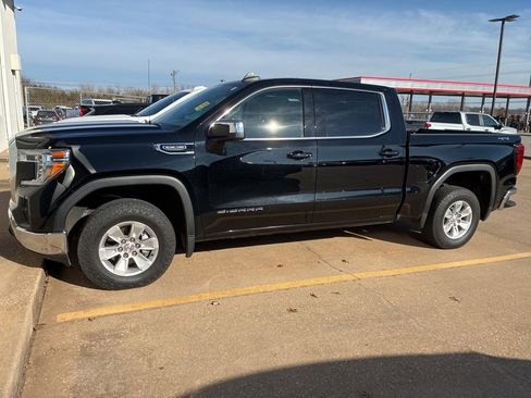 Used 2019 GMC Sierra 1500 SLE w/ SLE Value Package image 2