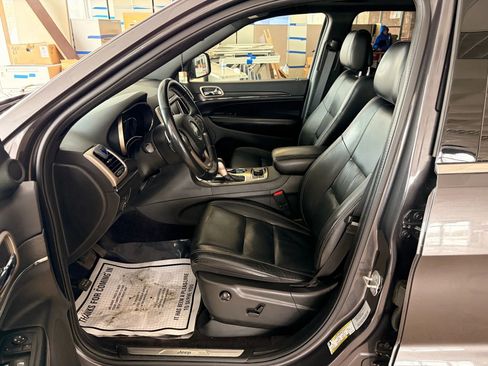 Used 2016 Jeep Grand Cherokee Limited image 11