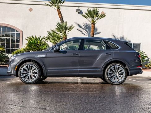 Used 2025 Bentley Bentayga AWD/4WD image 5