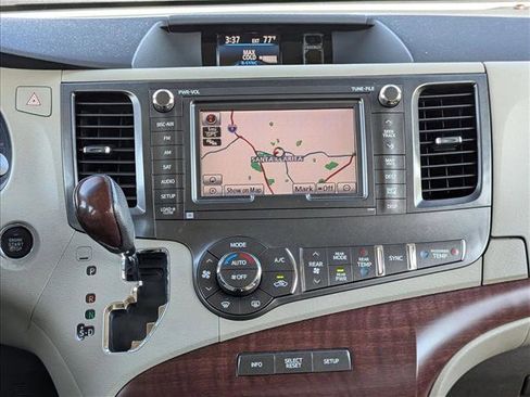 Used 2013 Toyota Sienna XLE w/ Premium Pkg FWD image 14