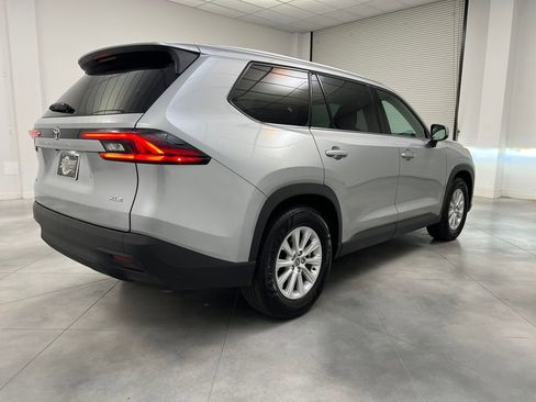 Used 2025 Toyota Grand Highlander AWD image 7