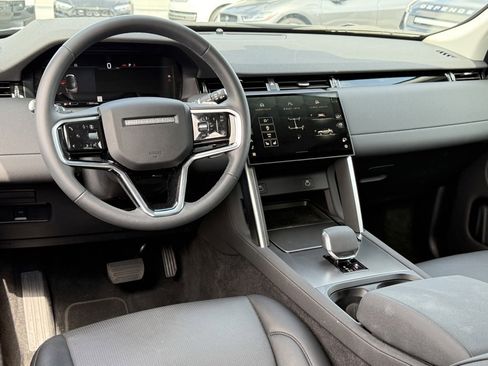 Used 2024 Land Rover Discovery Sport S image 23