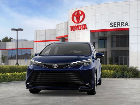 New 2026 Toyota Sienna XLE image 36