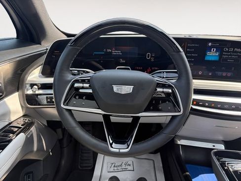 Used 2024 Cadillac Lyriq Luxury AWD/4WD image 12