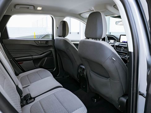 Used 2022 Ford Escape SE w/ Cold Weather Package image 24