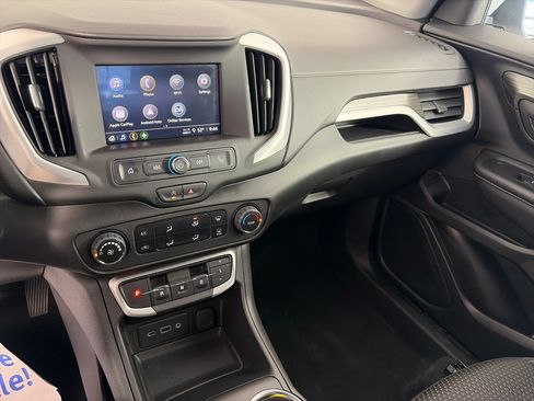 Used 2023 GMC Terrain SLE FWD image 4