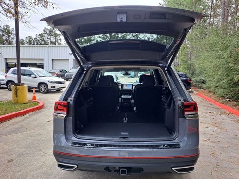 Used 2025 Volkswagen Atlas SE image 26