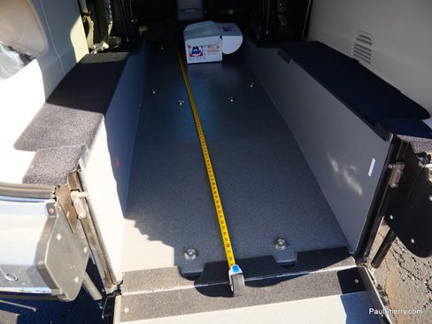 Used 2024 Chrysler Pacifica Touring-L image 14