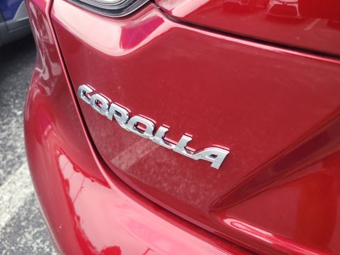 Used 2025 Toyota Corolla LE FWD image 11