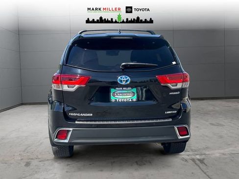Certified 2019 Toyota Highlander Limited Platinum image 4
