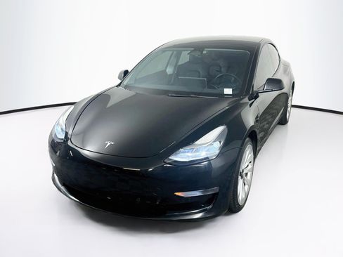 Used 2022 Tesla Model 3 Long Range AWD/4WD image 3