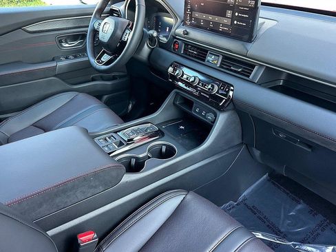 New 2026 Honda Pilot Black Edition image 15