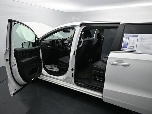 Used 2025 Honda Odyssey Touring image 14
