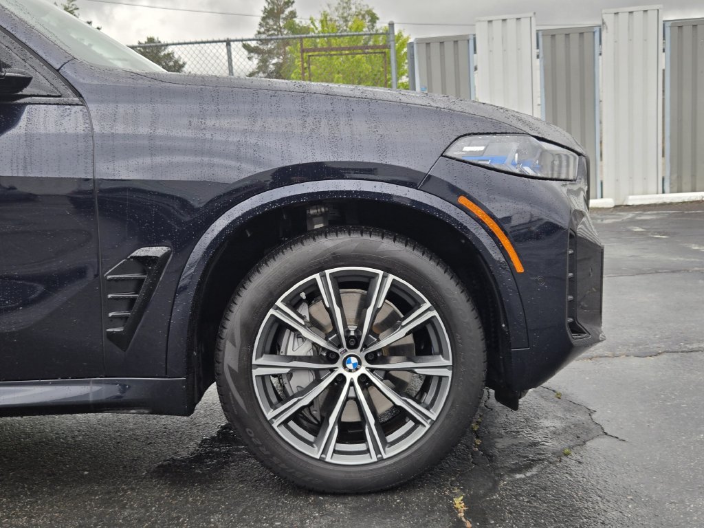 Used 2026 BMW X5 xDrive50e w/ M Sport Package AWD/4WD image 11