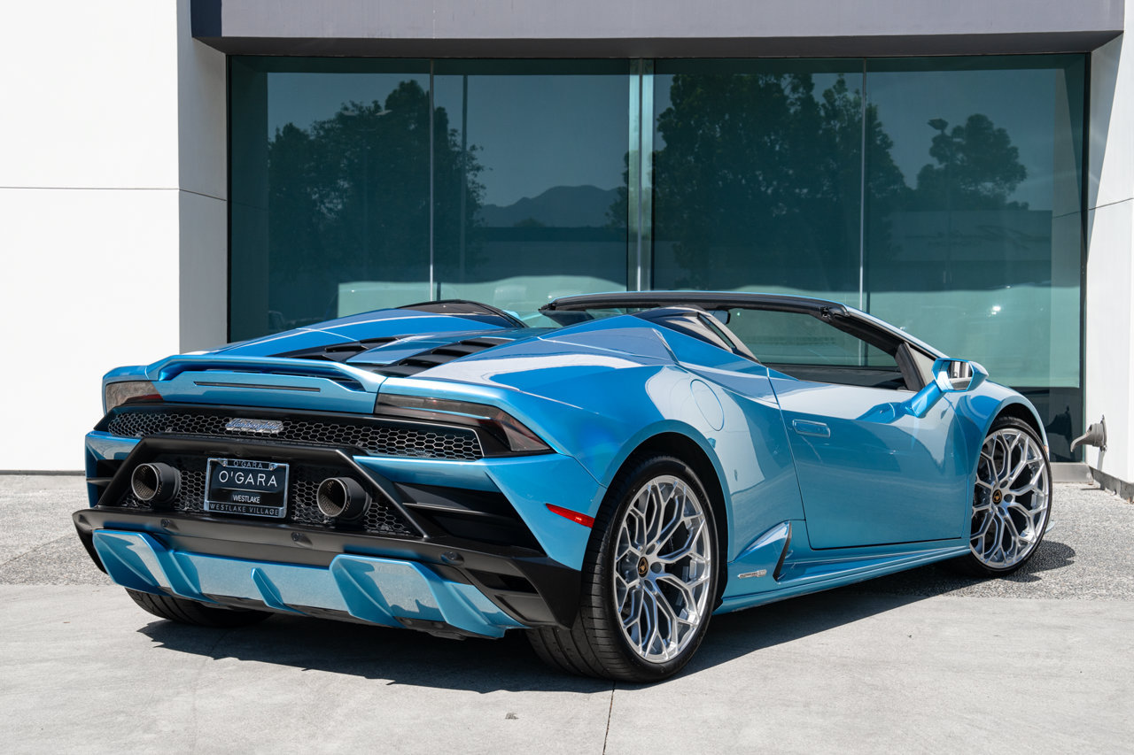 Used 2023 Lamborghini Huracan EVO RWD image 3