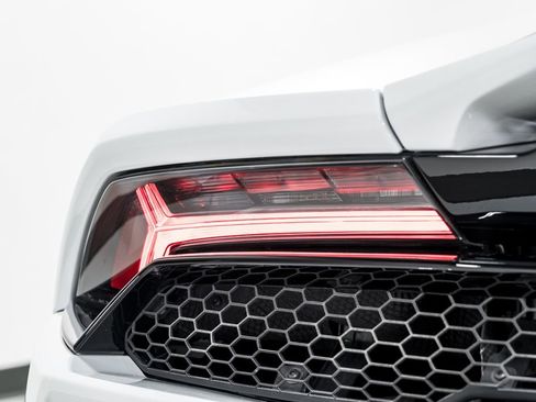 Used 2022 Lamborghini Huracan EVO RWD image 59