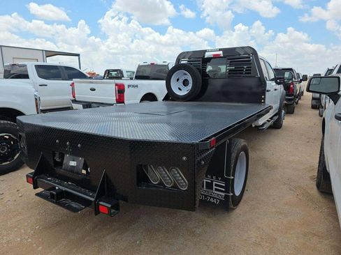 Used 2025 Ford F550 4x4 Crew Cab w/ XLT Value Package image 3