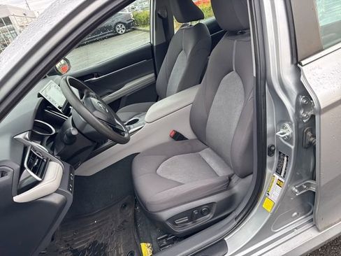 Used 2022 Toyota Camry LE image 13