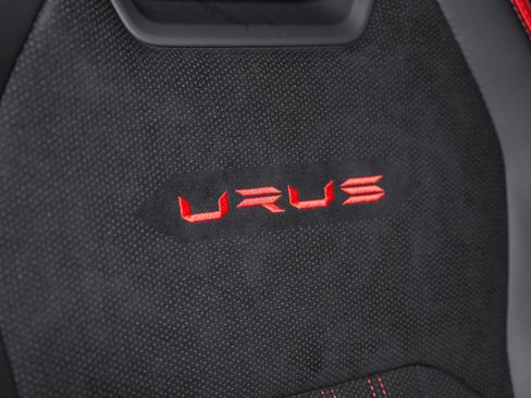 Used 2024 Lamborghini Urus Performante AWD/4WD image 50