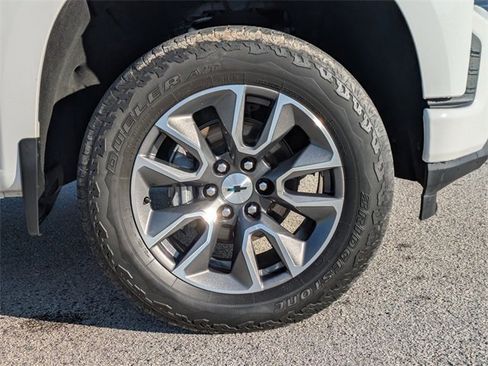 Used 2021 Chevrolet Silverado 1500 RST image 11