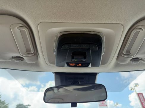 Used 2024 Toyota Corolla LE FWD image 38